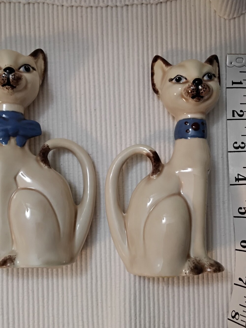 4026 Vintage Porcelain White and Blue Floral Cat Figurines Lot Of 4. - Picture 7 of 11